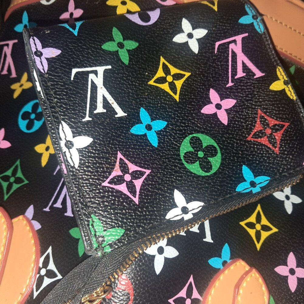 Really nice bucket style bag with change purse - image 12